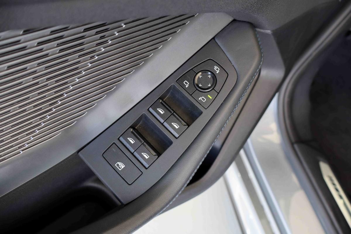 bmw-serie-1-2025-gasolina-1499cc
