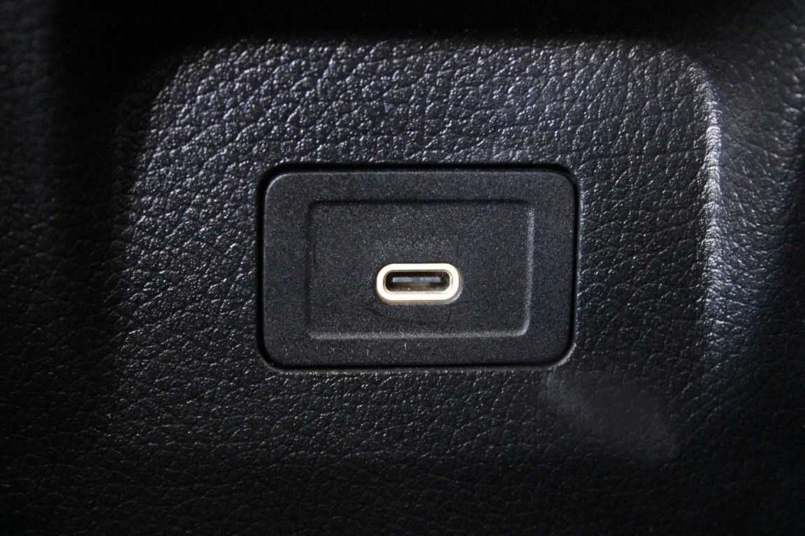 mercedes-benz-classe-a-2023-hibrido-a-gasolina-1332cc