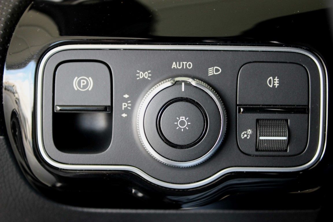 mercedes-benz-classe-a-2023-hibrido-a-gasolina-1332cc