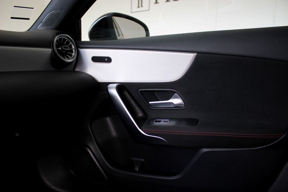 mercedes-benz-classe-a-2023-hibrido-a-gasolina-1332cc