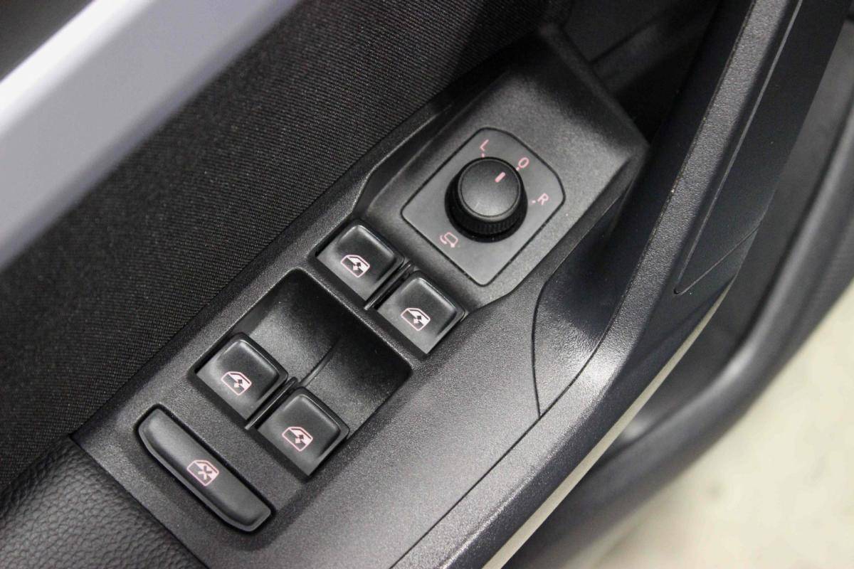 seat-ibiza-2023-gasolina-999cc