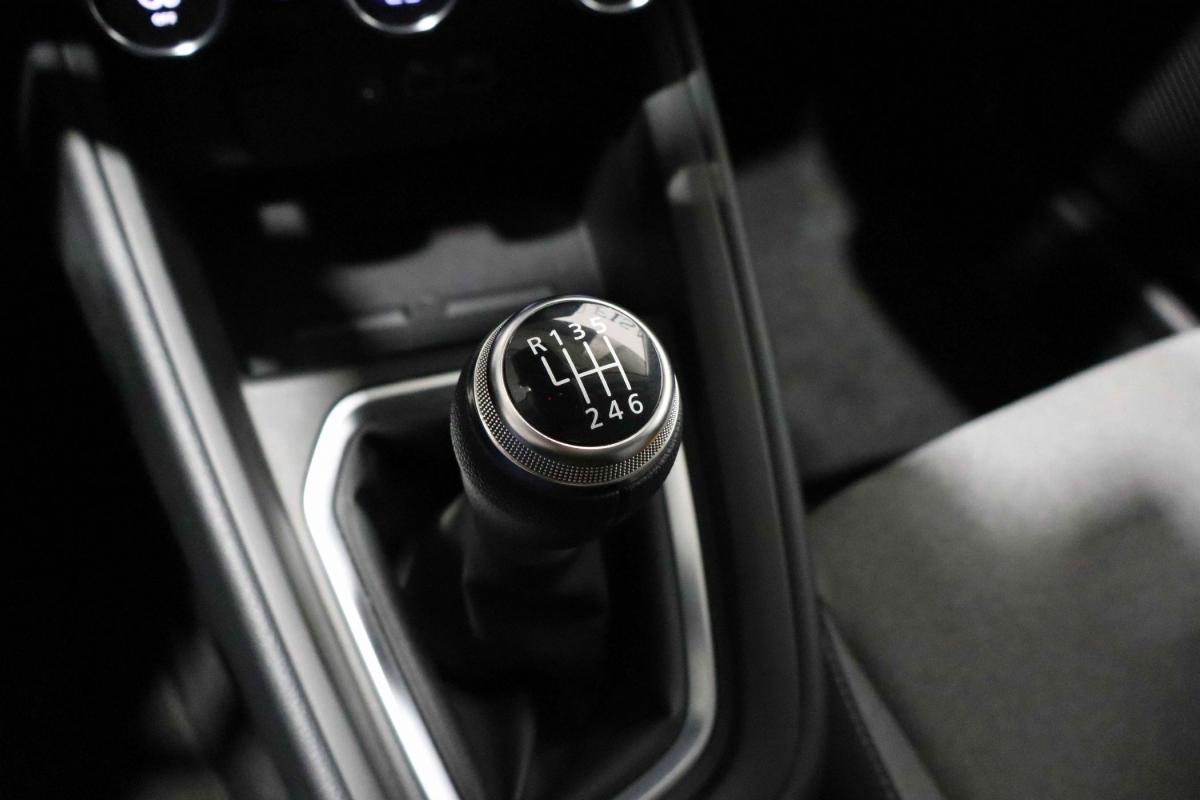 mitsubishi-colt-2025-gpl-999cc