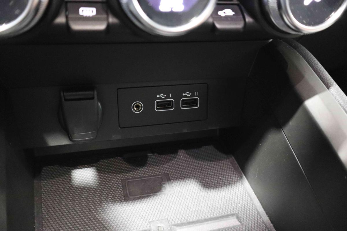mitsubishi-colt-2025-gpl-999cc