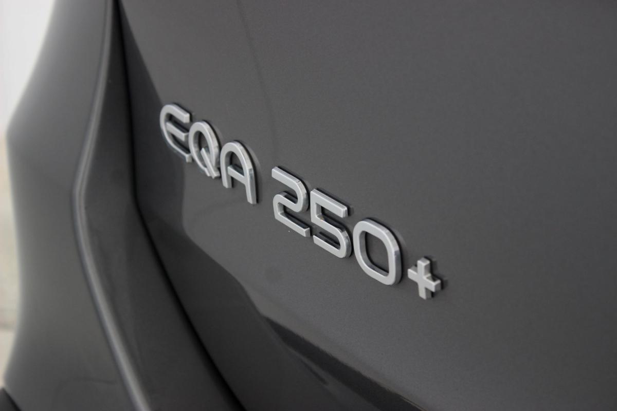 mercedes-benz-eqa-2023-eletrico-500cc