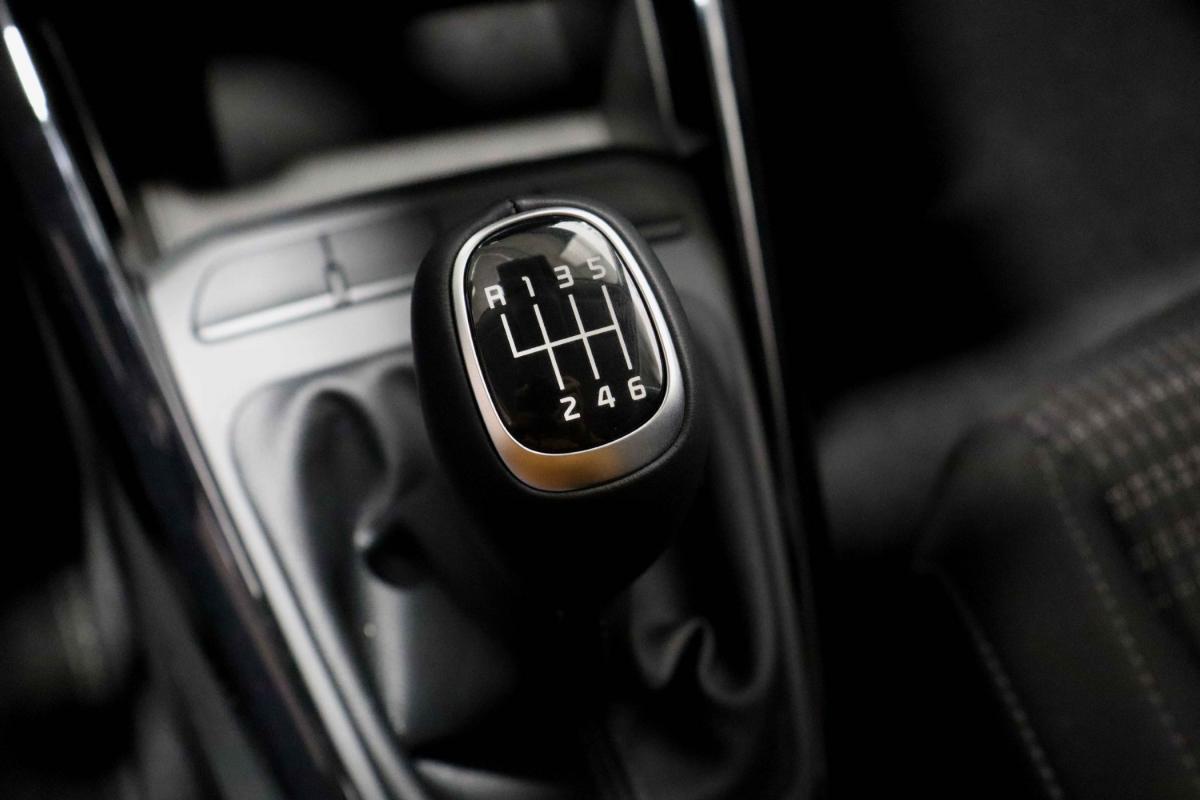 kia-stonic-2025-gasolina-998cc