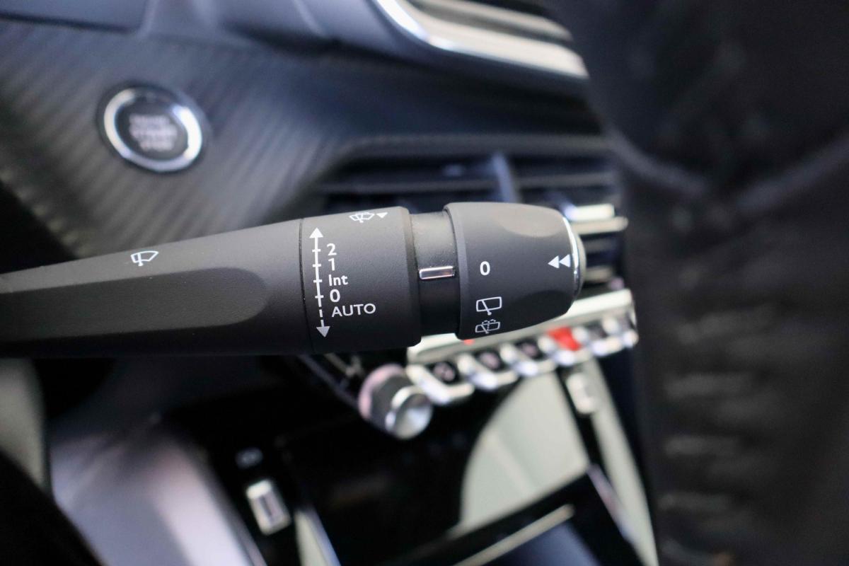 peugeot-2008-2024-eletrico-500cc