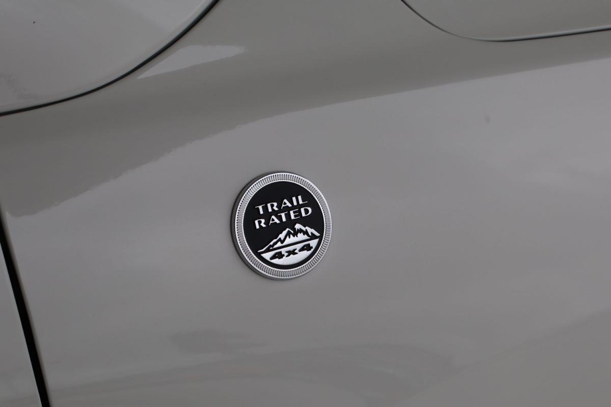 jeep-compass-2023-hibrido-a-gasolina-1332cc
