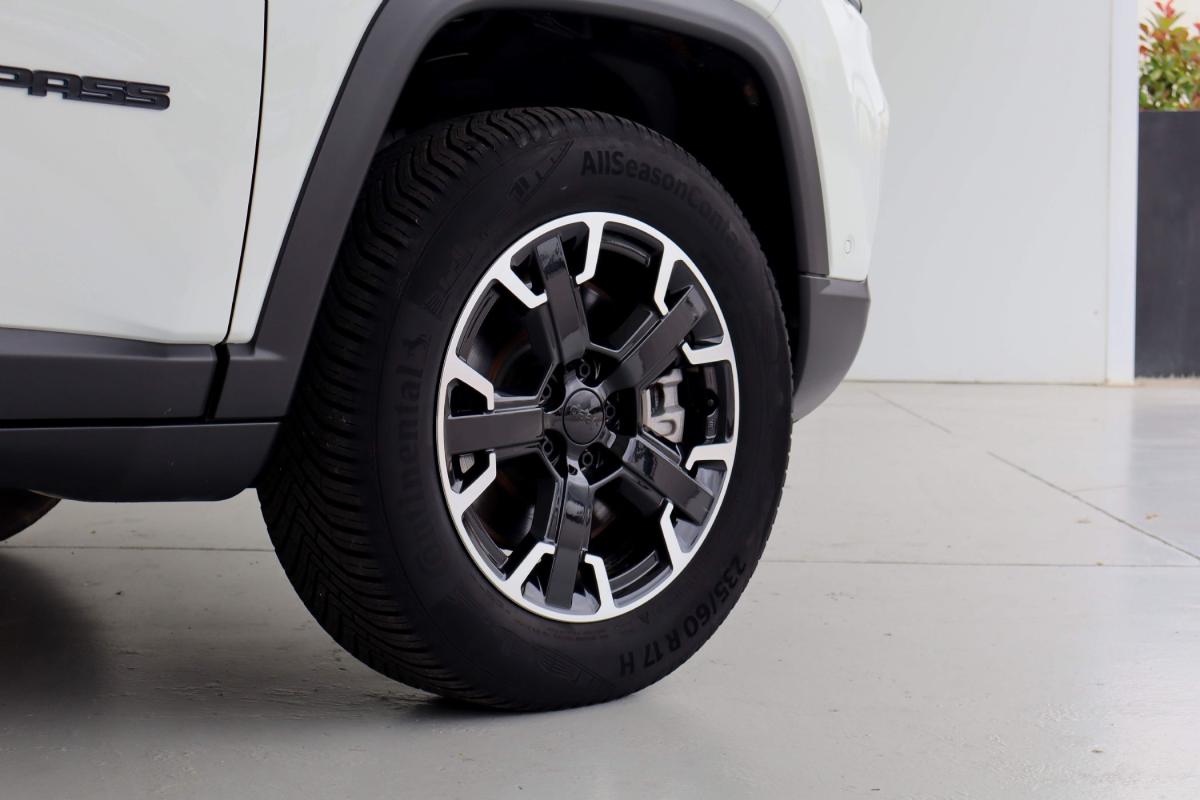 jeep-compass-2023-hibrido-a-gasolina-1332cc