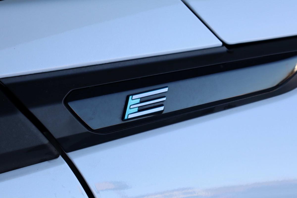peugeot-2008-2024-eletrico-500cc