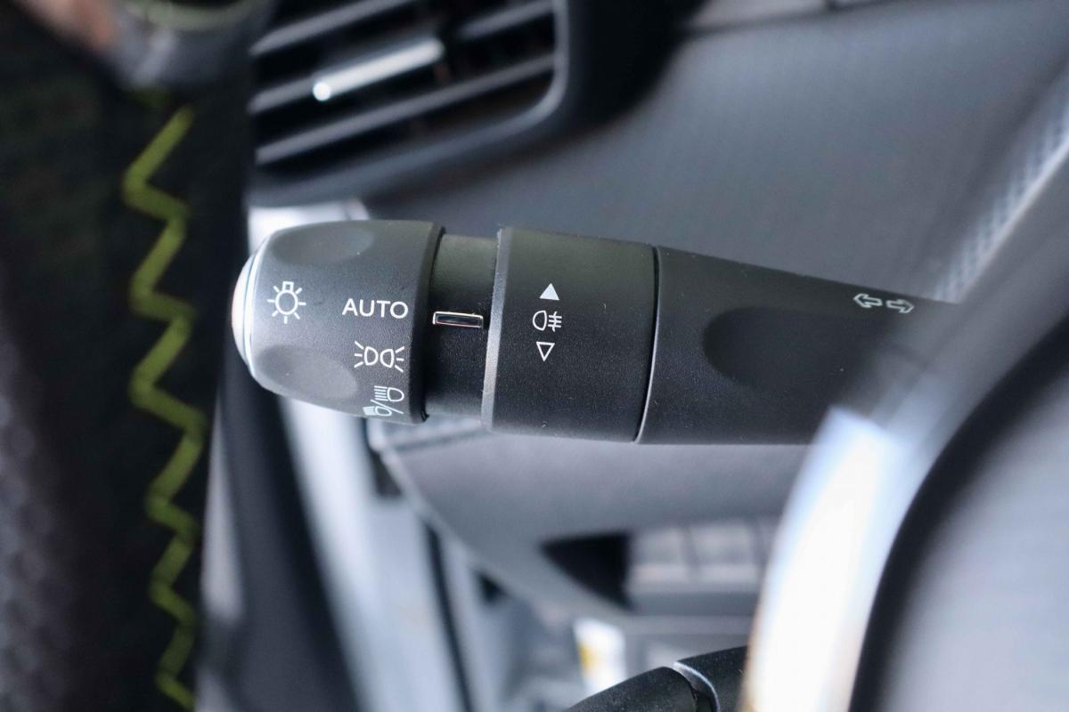 peugeot-2008-2024-eletrico-500cc