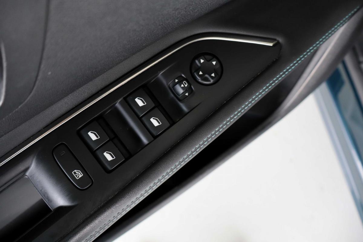 peugeot-3008-2021-hibrido-a-gasolina-1598cc