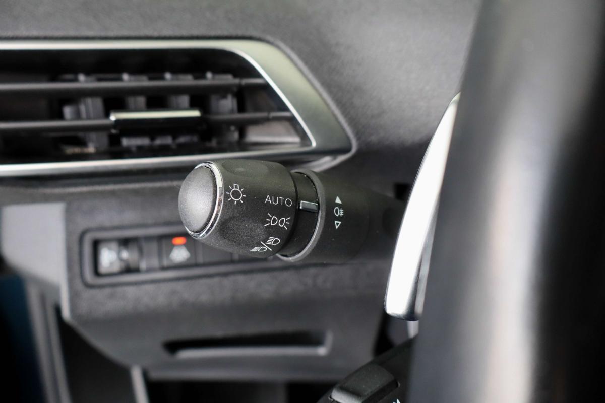 peugeot-3008-2021-hibrido-a-gasolina-1598cc