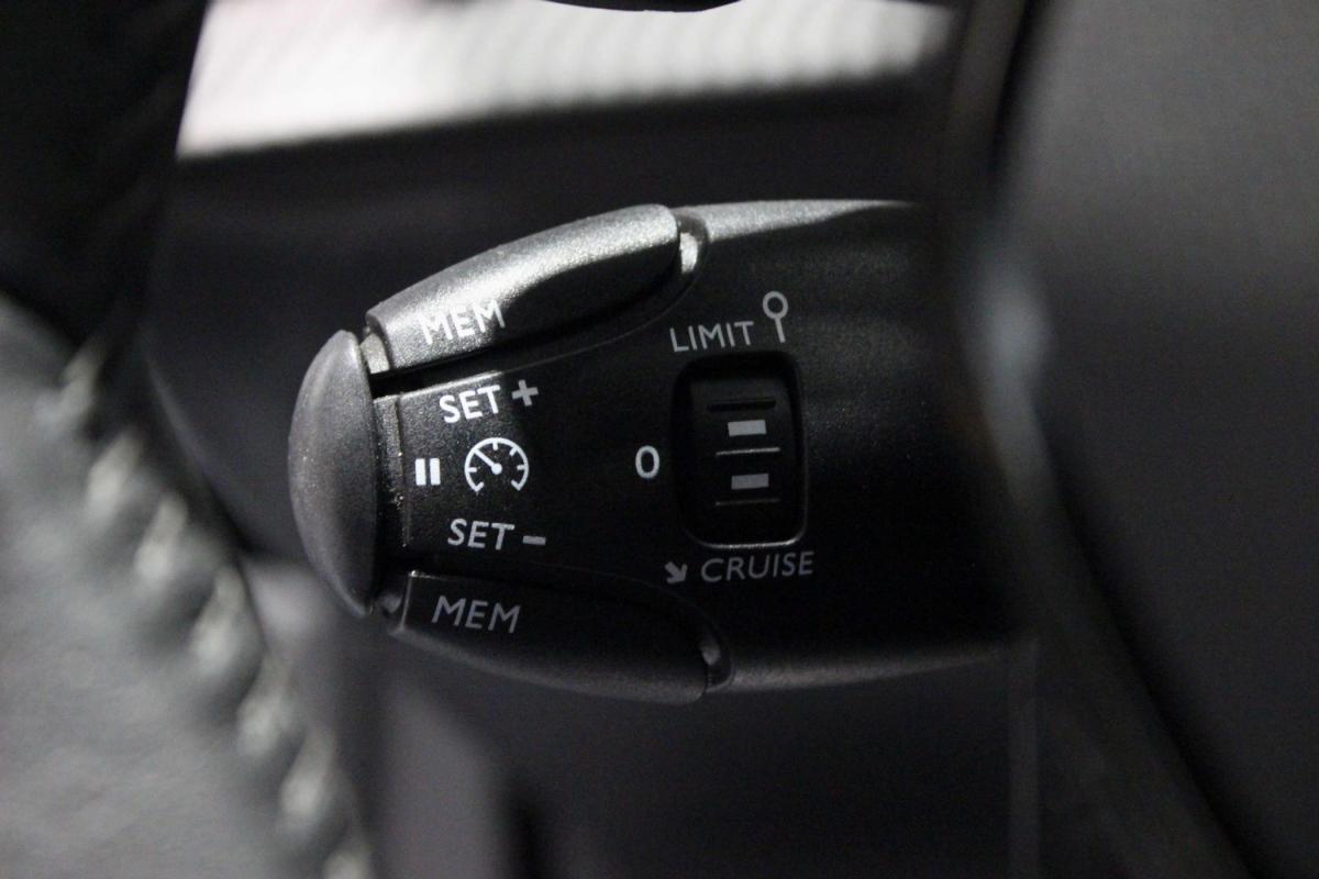 peugeot-2008-2023-diesel-1499cc