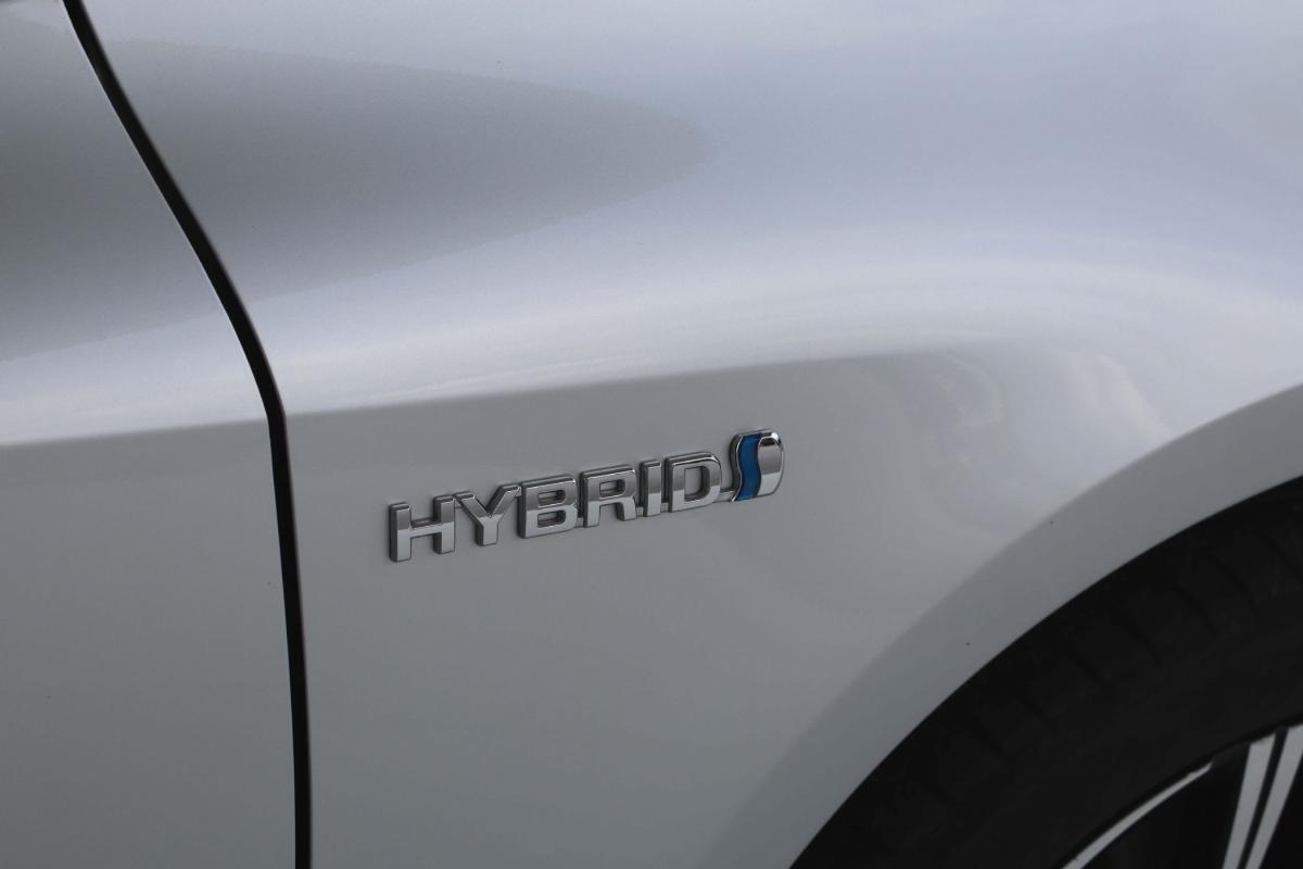 toyota-corolla-2021-hibrido-a-gasolina-1798cc