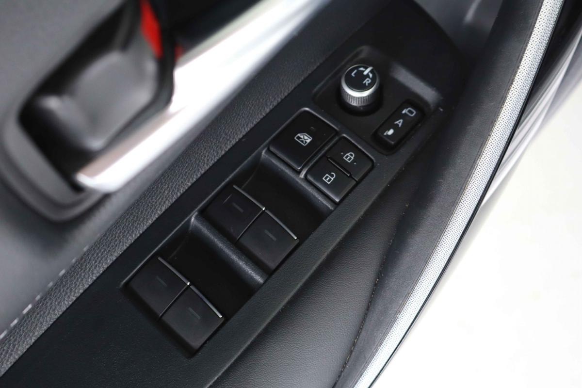 toyota-corolla-2021-hibrido-a-gasolina-1798cc