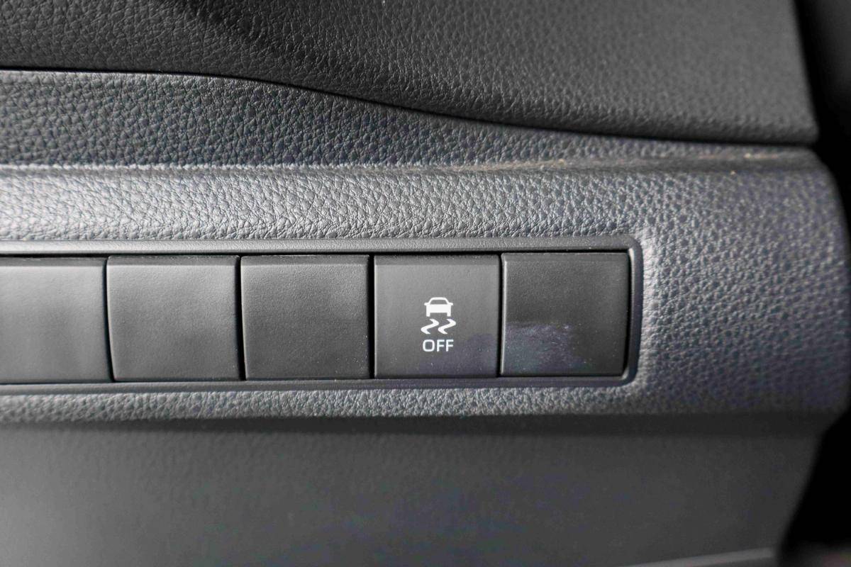 toyota-corolla-2021-hibrido-a-gasolina-1798cc
