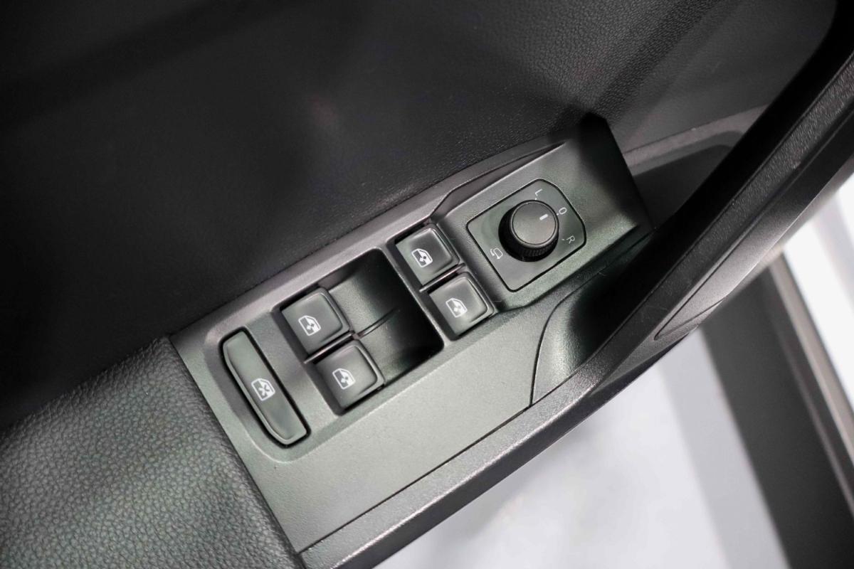 seat-arona-2023-gasolina-999cc