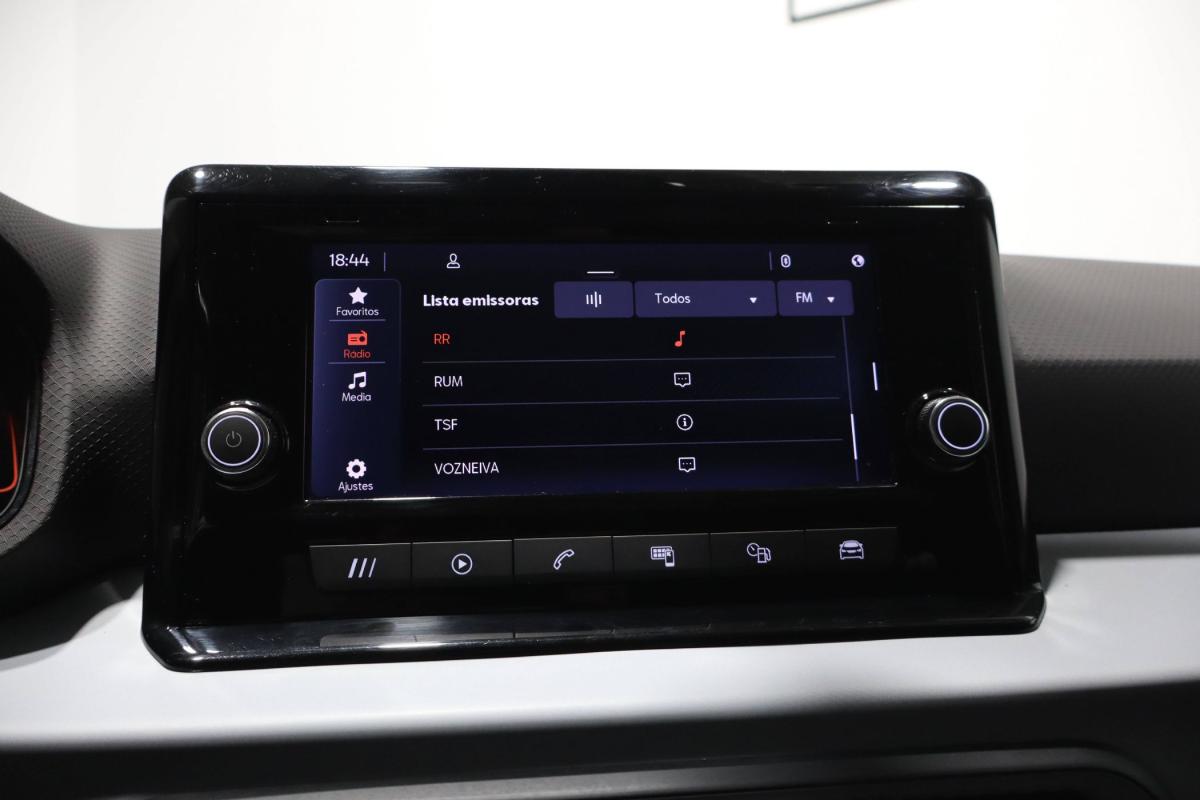 seat-arona-2023-gasolina-999cc