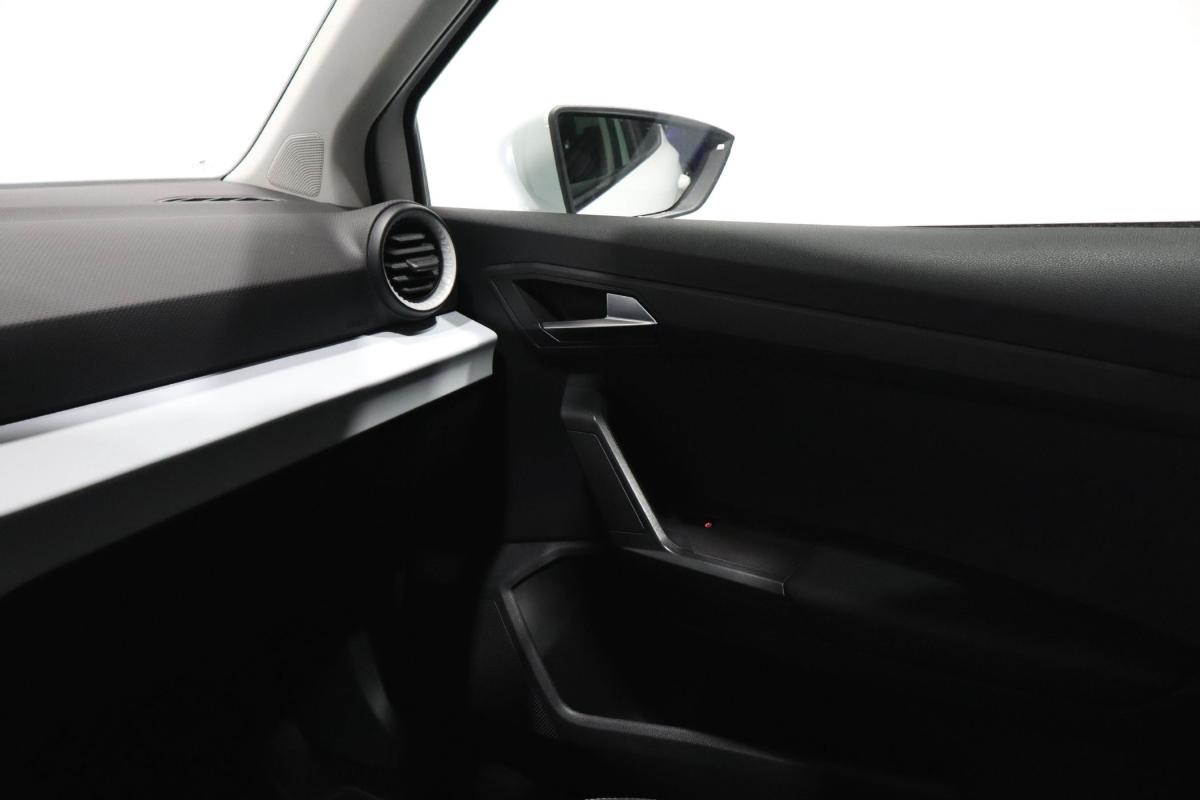 seat-arona-2023-gasolina-999cc