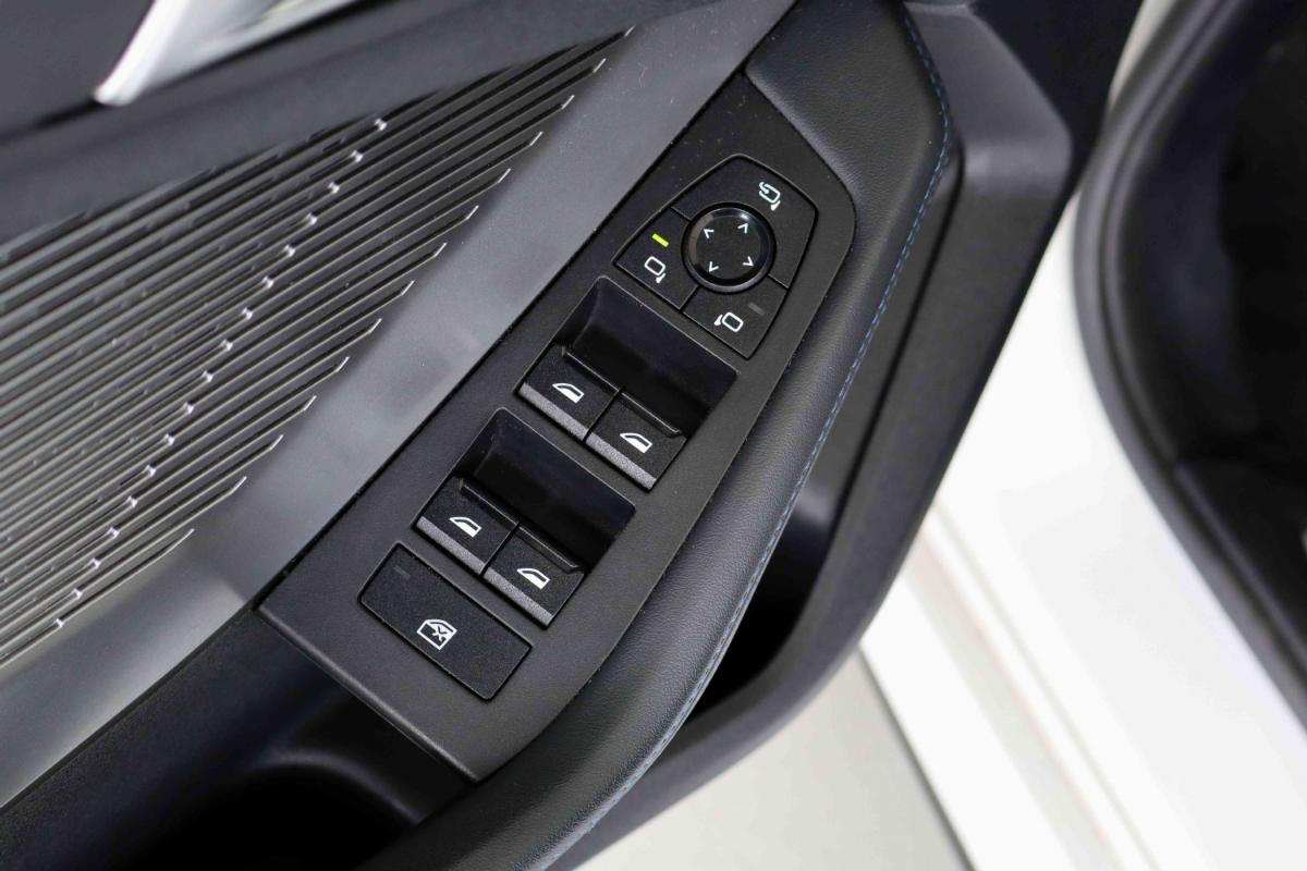 bmw-serie-1-2025-gasolina-1499cc