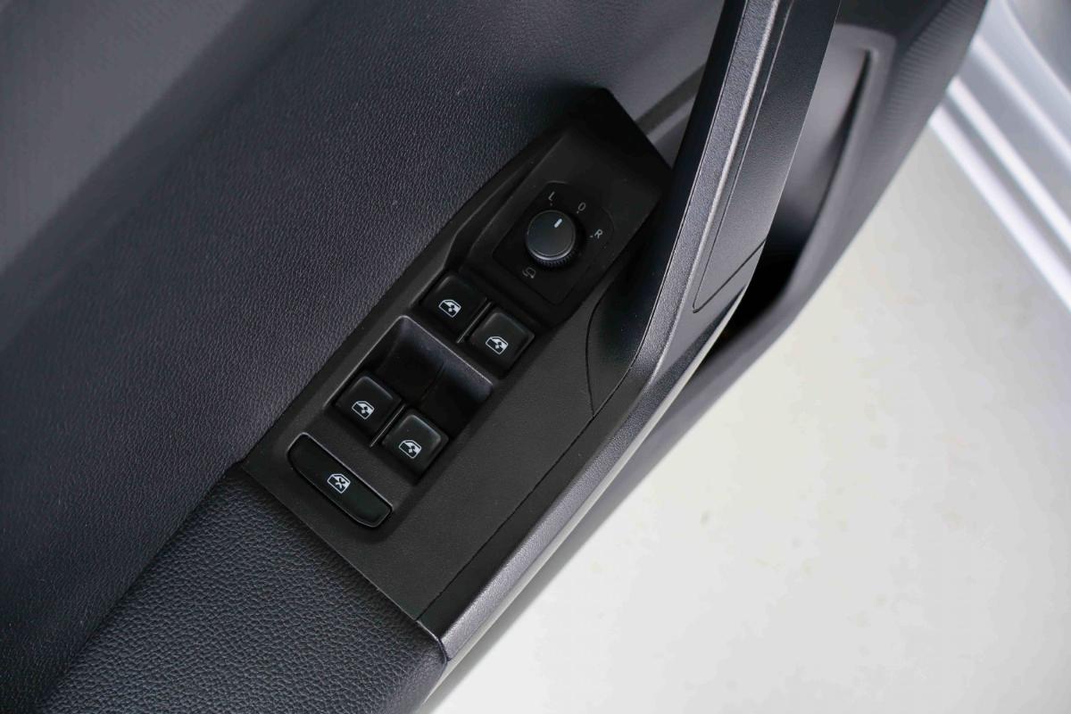 seat-ibiza-2023-gasolina-999cc
