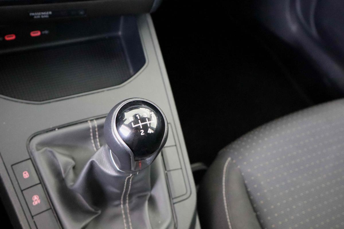 seat-ibiza-2023-gasolina-999cc