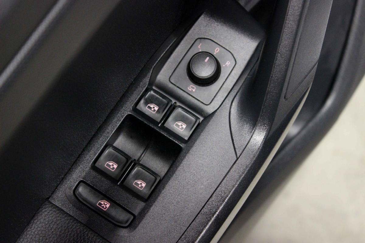 seat-arona-2023-gasolina-999cc
