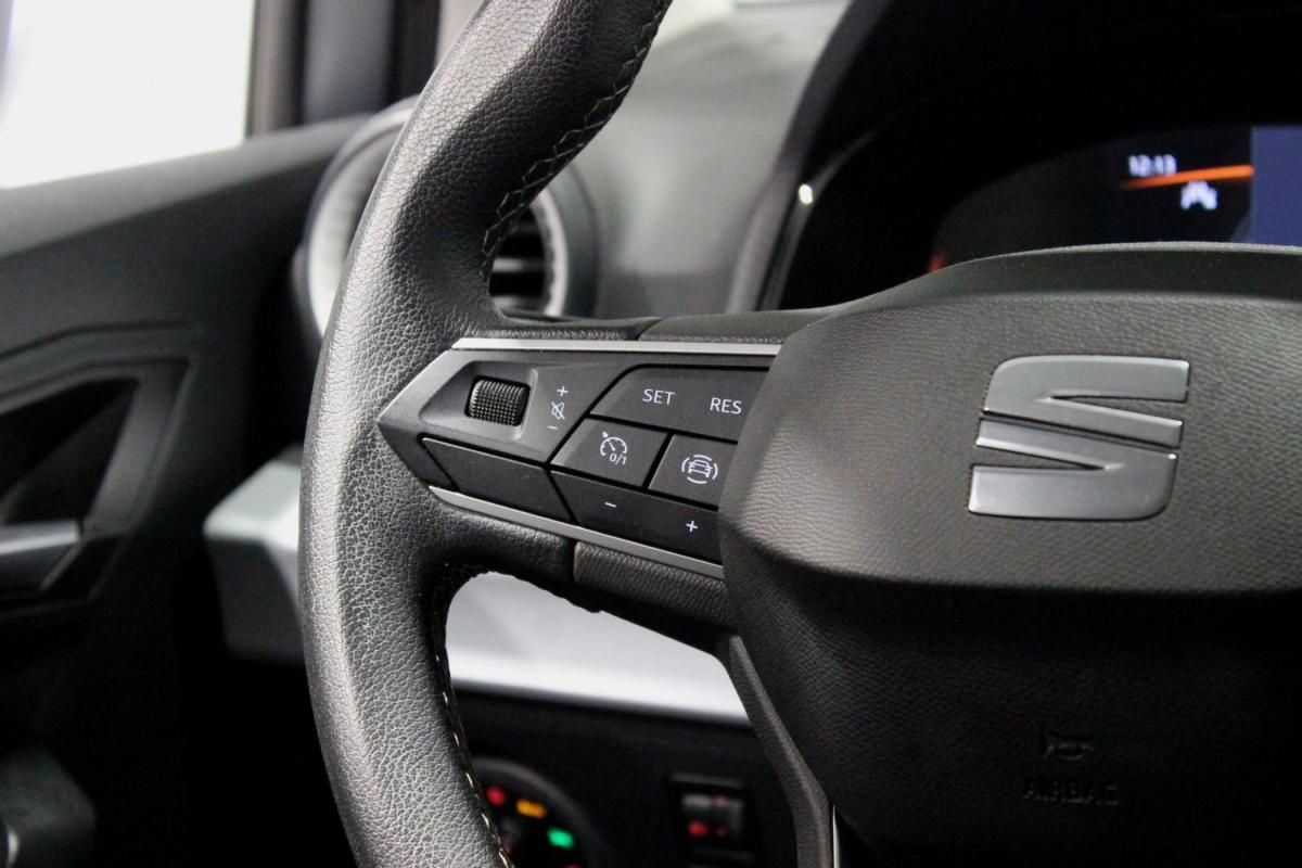 seat-arona-2023-gasolina-999cc
