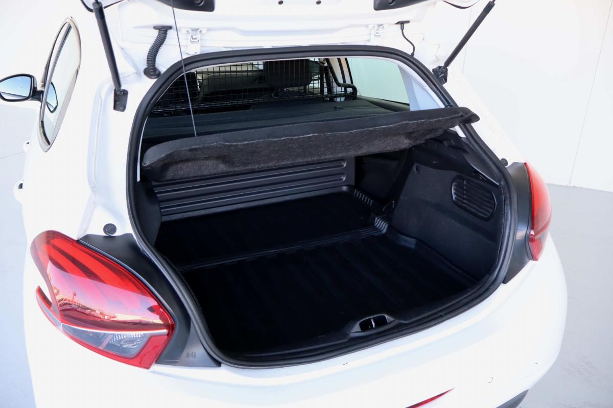 peugeot-208-2020-diesel-1499cc