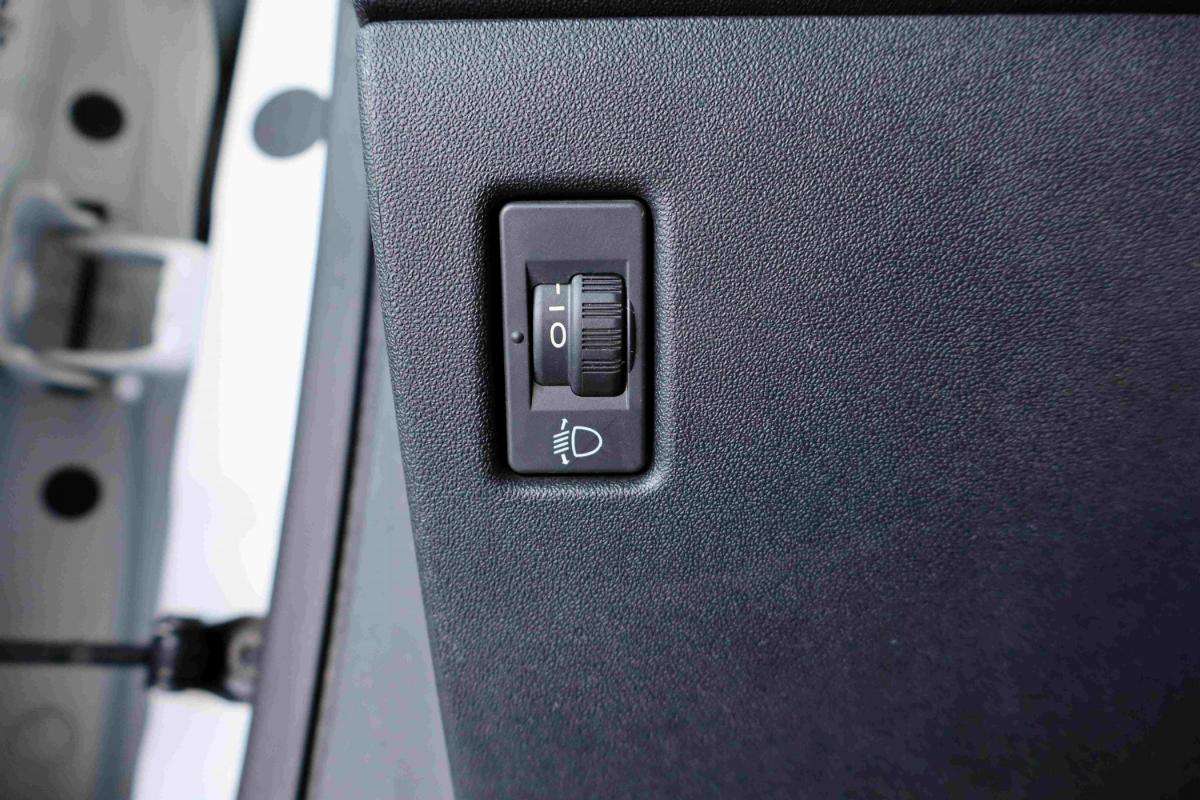 peugeot-208-2020-diesel-1499cc
