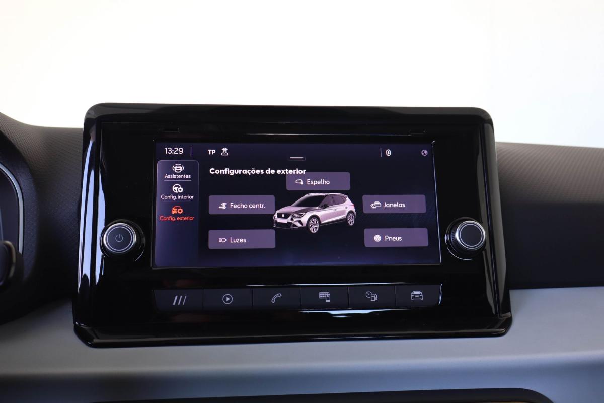 seat-arona-2023-gasolina-999cc