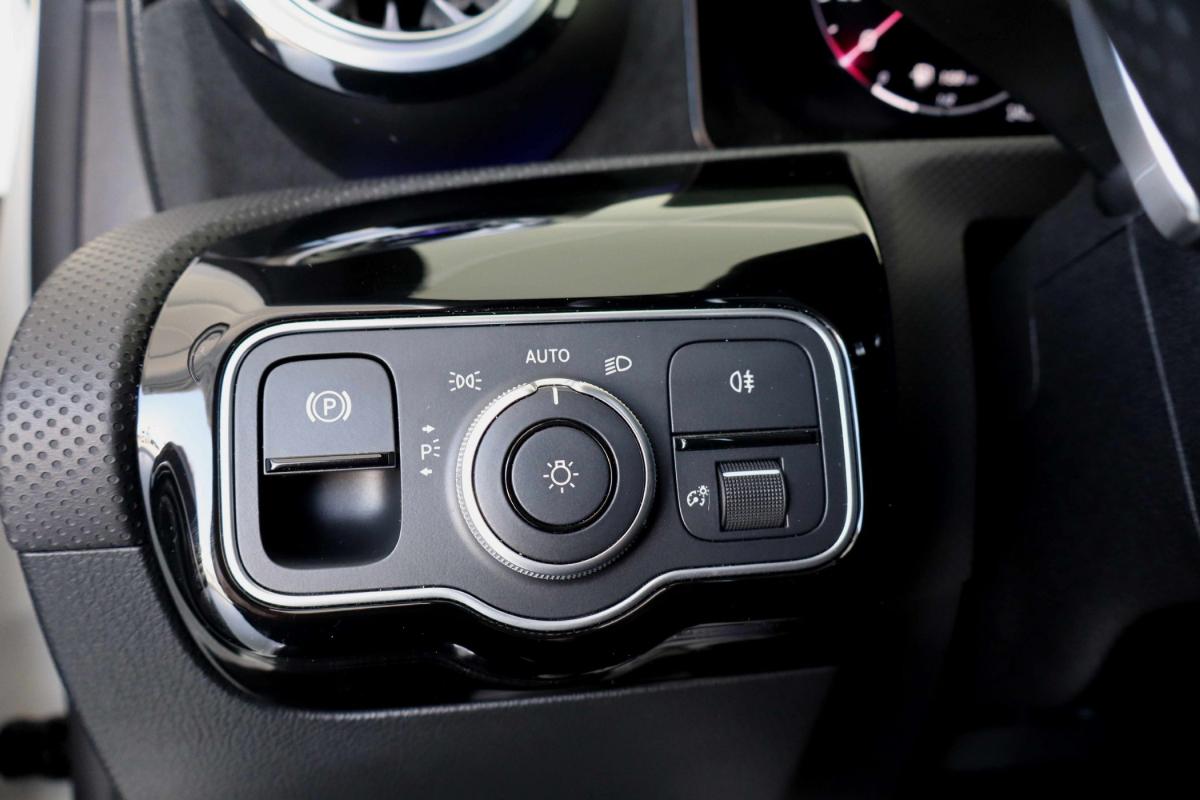 mercedes-benz-classe-a-2023-gasolina-1332cc