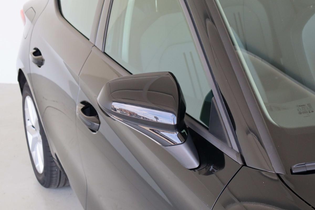 seat-leon-2023-gasolina-999cc