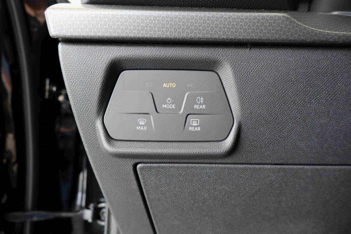 seat-leon-2023-gasolina-999cc