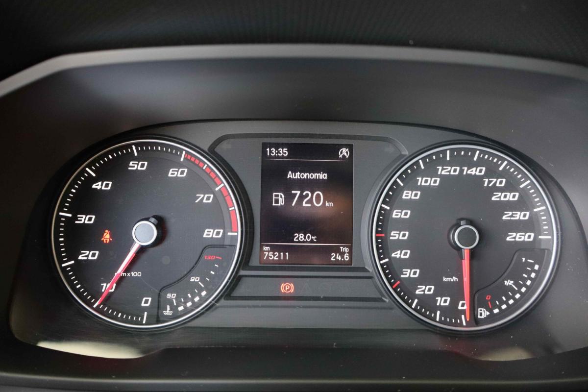 seat-leon-2023-gasolina-999cc