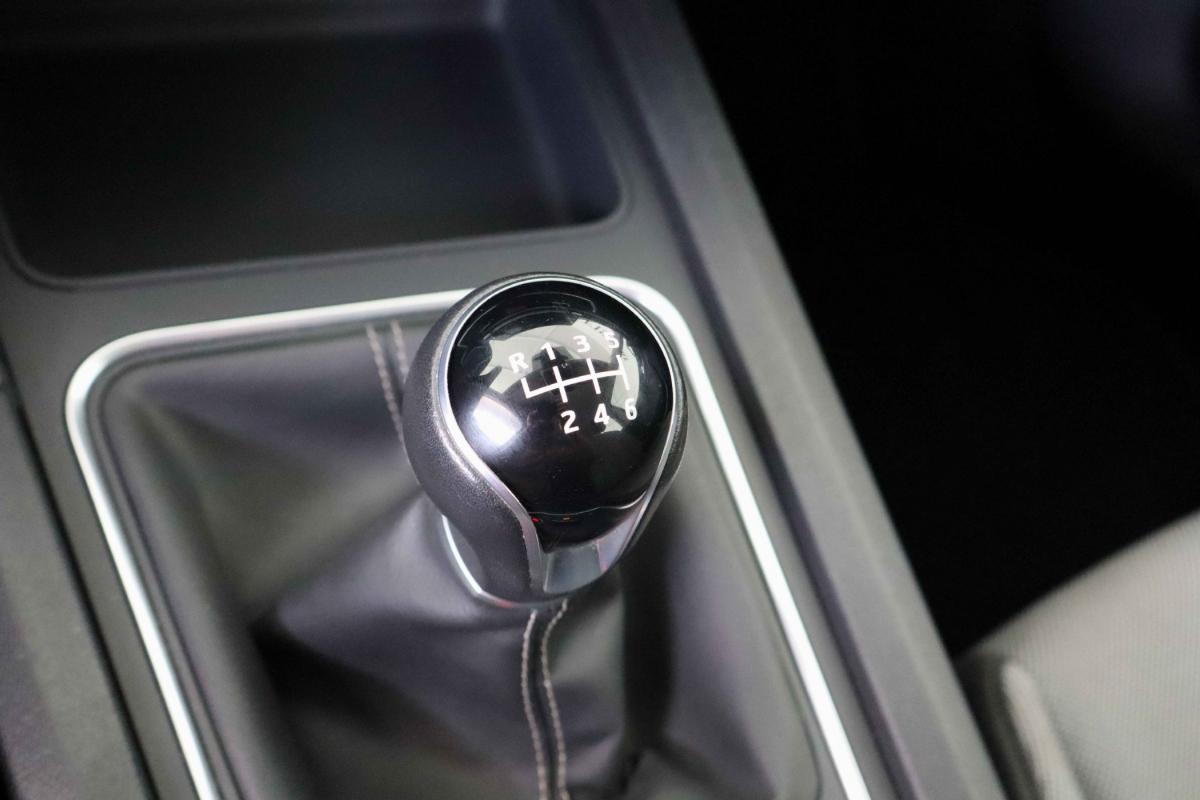 seat-leon-2023-gasolina-999cc