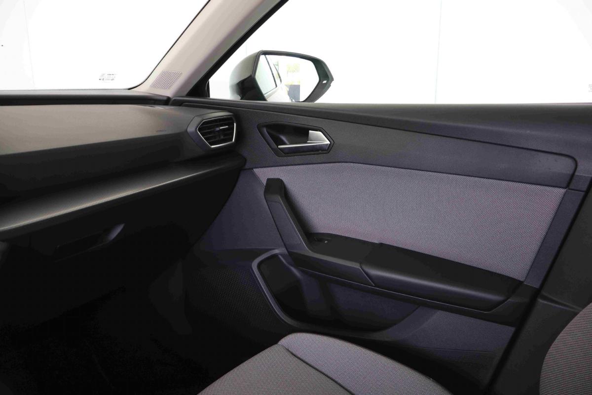 seat-leon-2023-gasolina-999cc