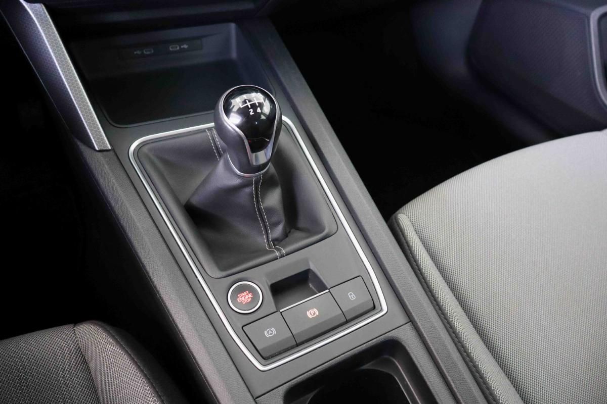 seat-leon-2023-gasolina-999cc