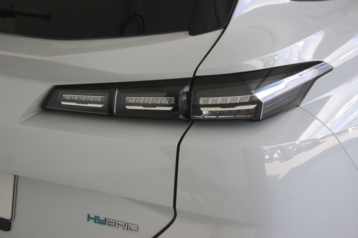 peugeot-308-sw-2023-hibrido-a-gasolina-1598cc