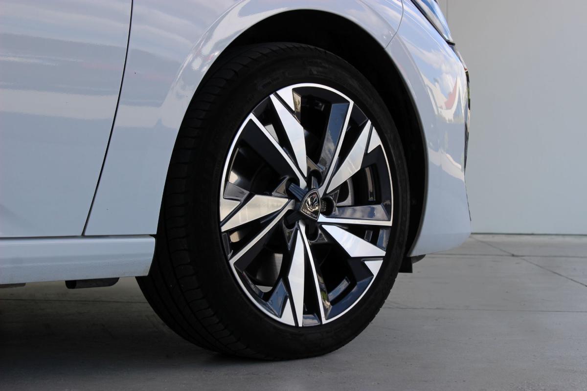peugeot-308-sw-2023-hibrido-a-gasolina-1598cc