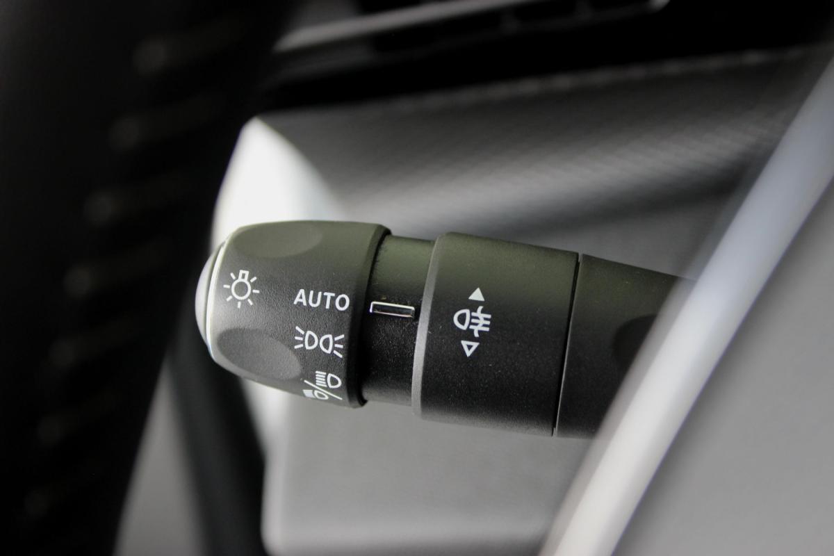 peugeot-308-sw-2023-hibrido-a-gasolina-1598cc