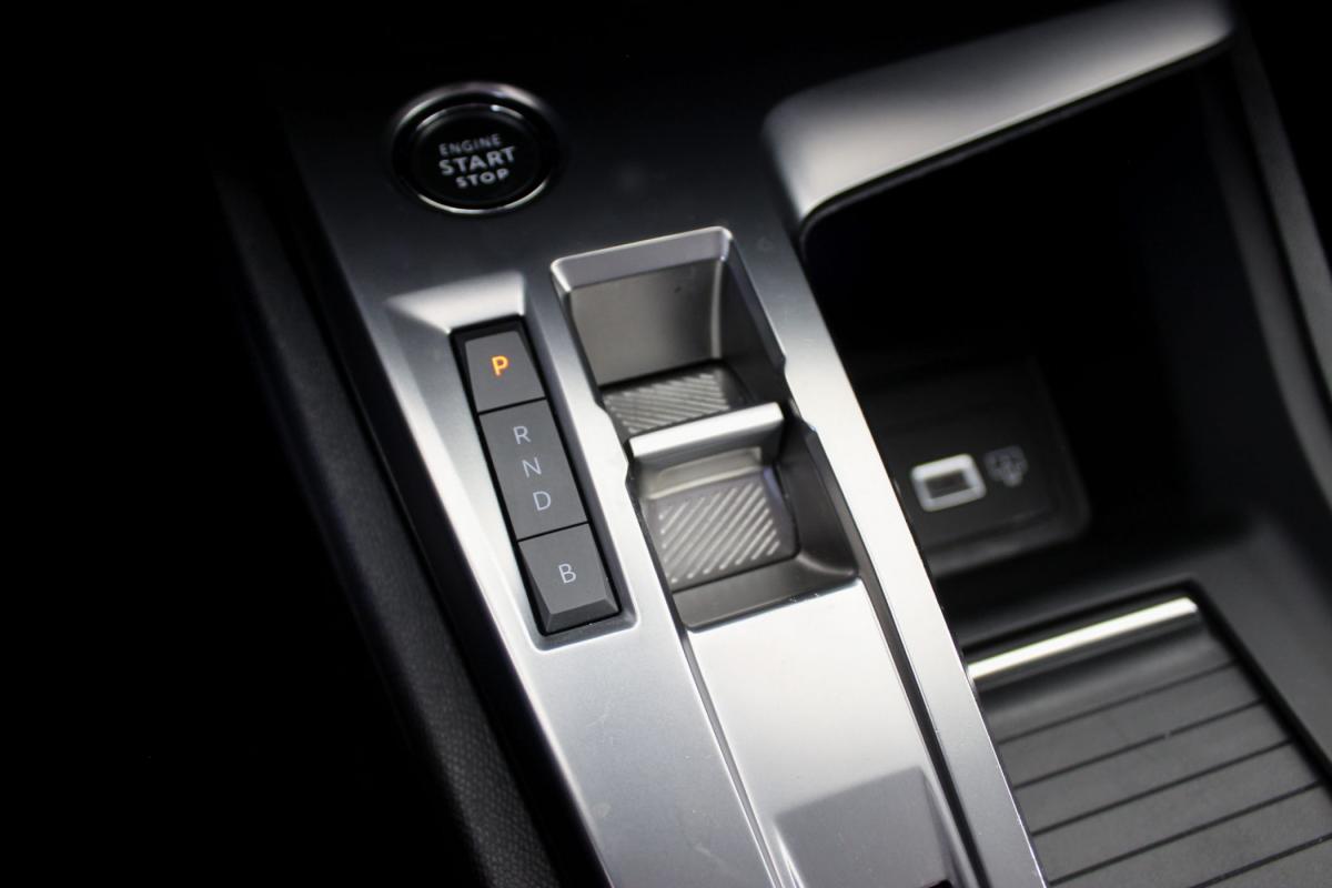 peugeot-308-sw-2023-hibrido-a-gasolina-1598cc