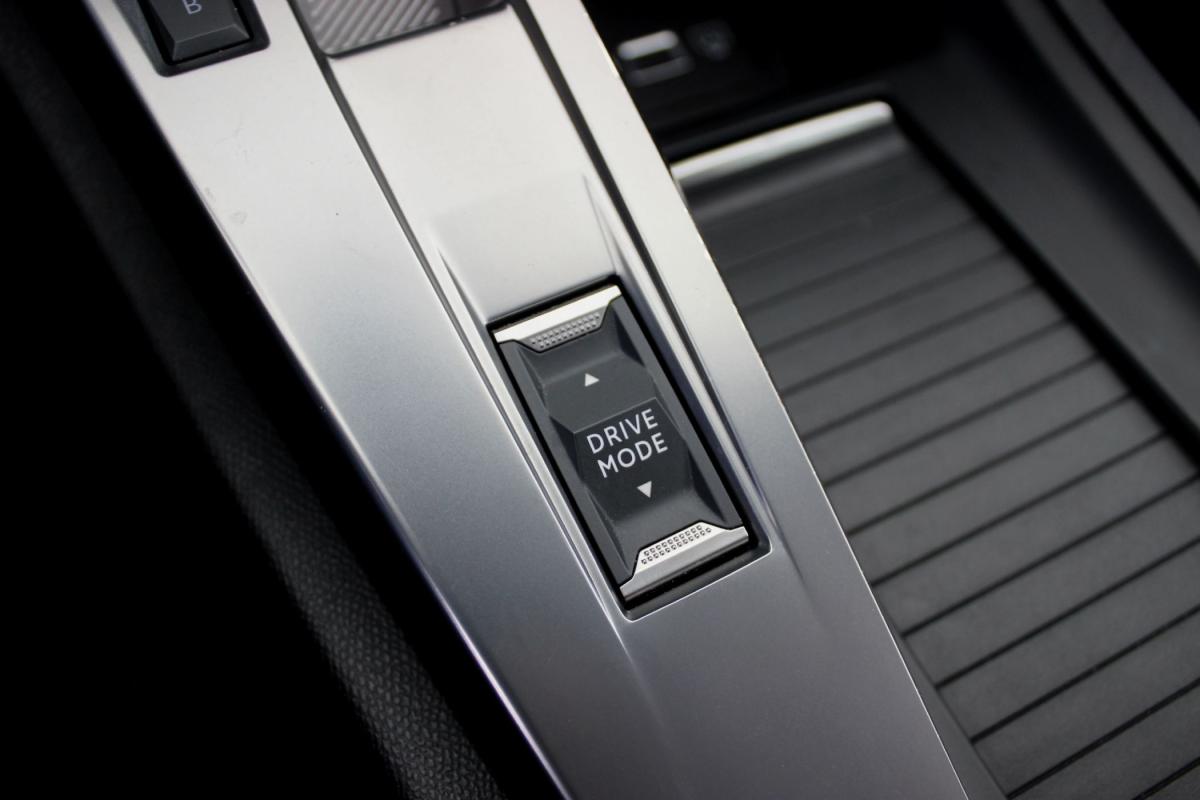 peugeot-308-sw-2023-hibrido-a-gasolina-1598cc