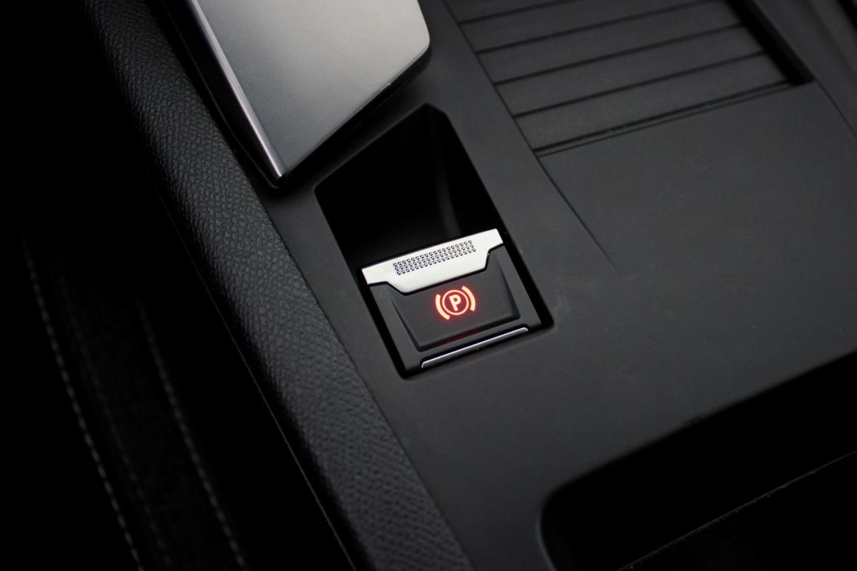 peugeot-308-sw-2023-hibrido-a-gasolina-1598cc