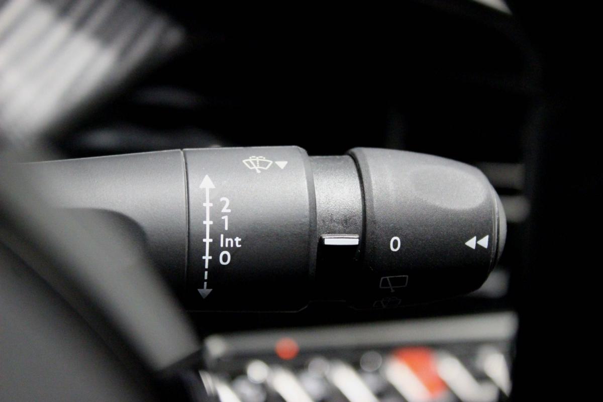 peugeot-208-2023-diesel-1499cc