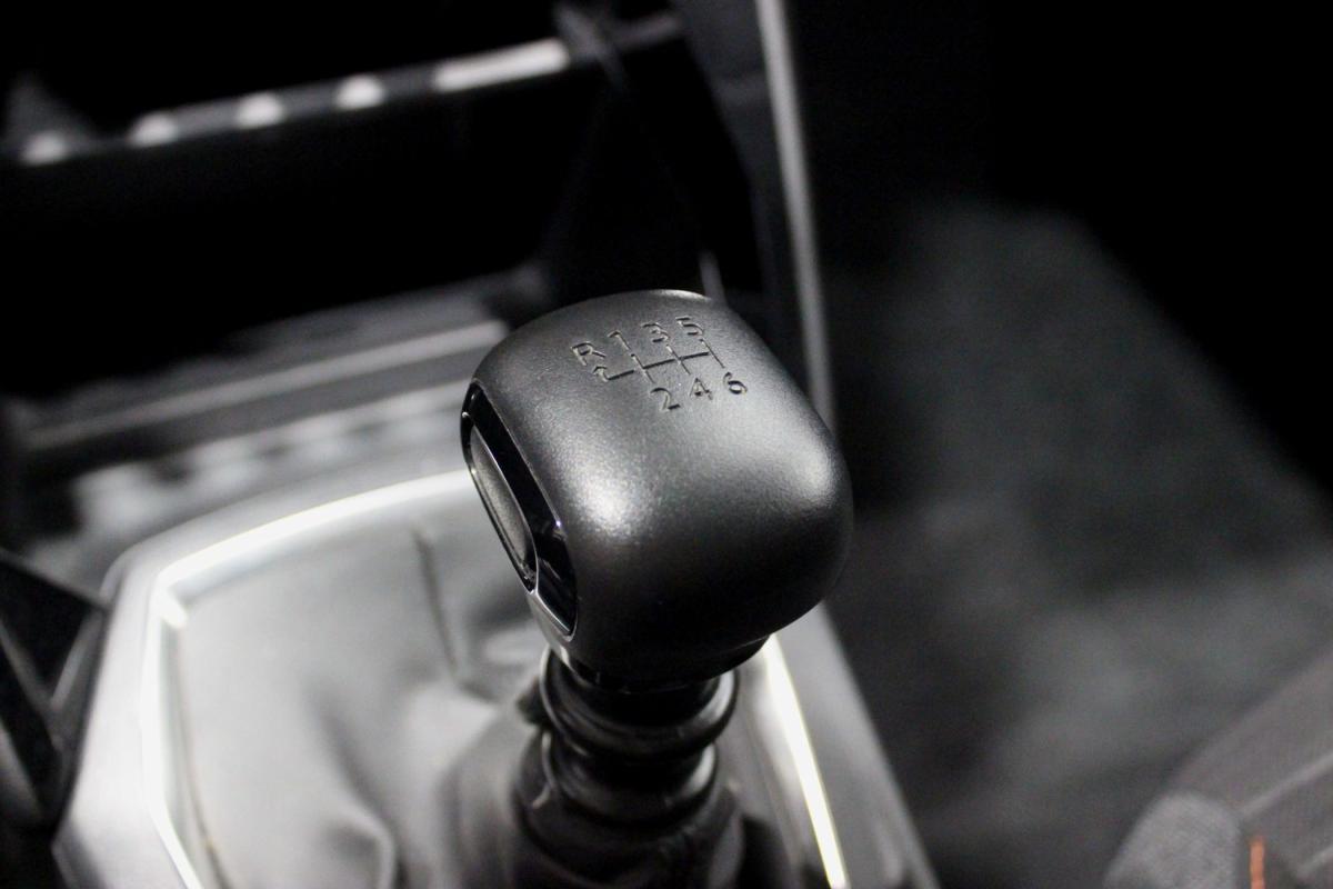 peugeot-208-2023-diesel-1499cc