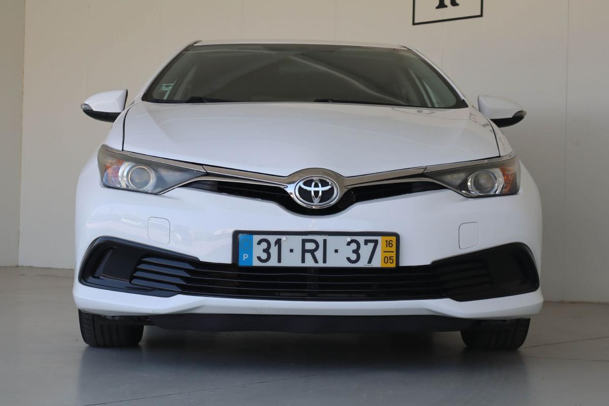 toyota-auris-2016-diesel-1364cc