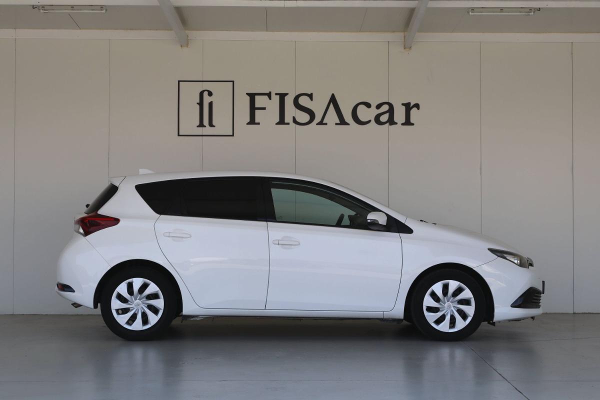 toyota-auris-2016-diesel-1364cc