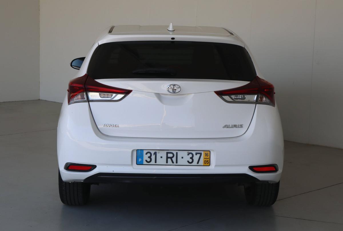 toyota-auris-2016-diesel-1364cc