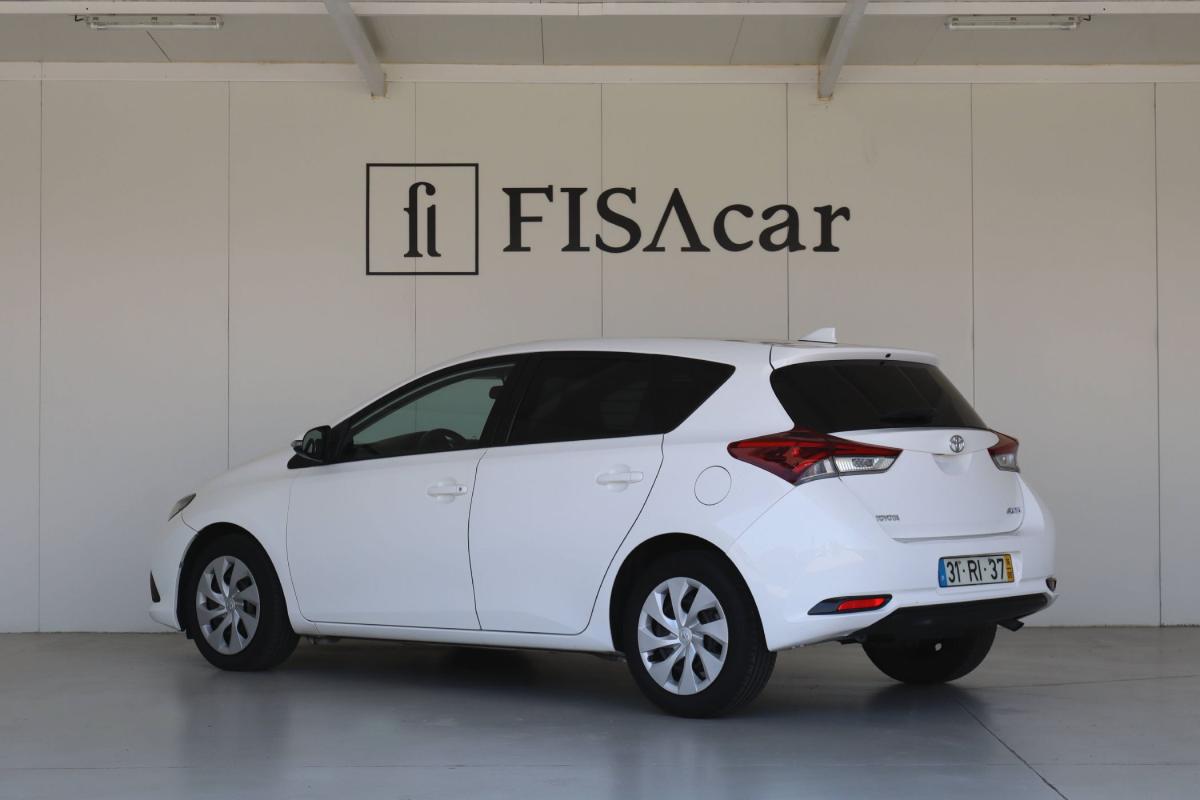 toyota-auris-2016-diesel-1364cc